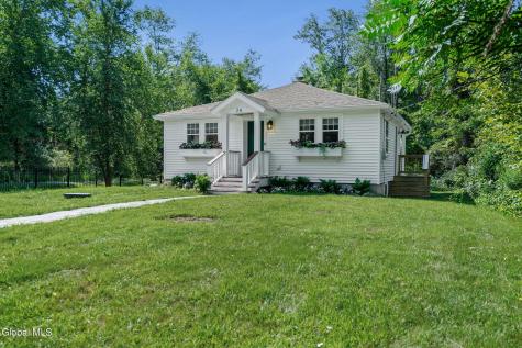 24 W Kaydeross Avenue Saratoga Springs NY 12866