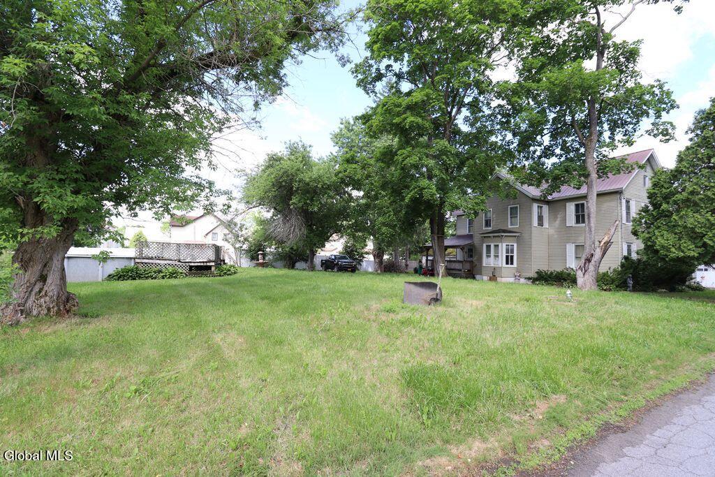 113 Dumler Lane Fort Hunter NY 12069