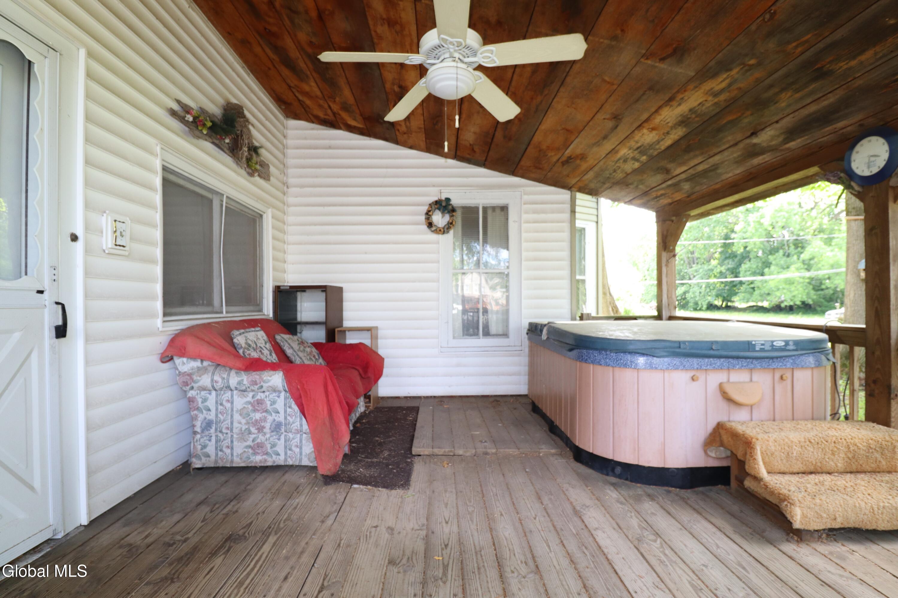 113 Dumler Lane Fort Hunter NY 12069