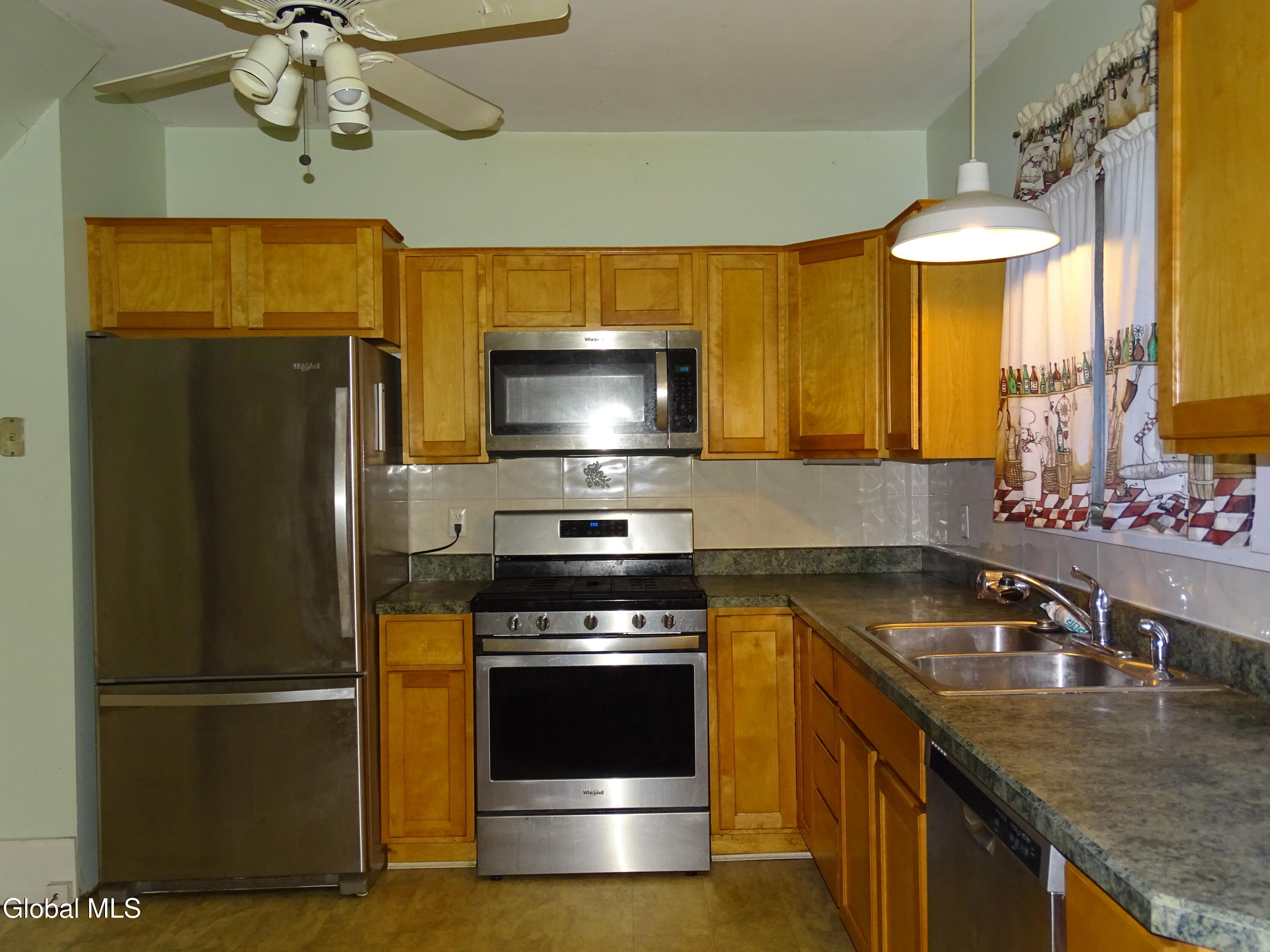 17 Bedell Avenue Delmar NY 12054