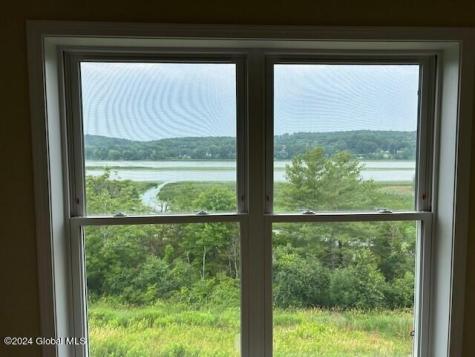 21 Harbor Lane Cohoes NY 12047