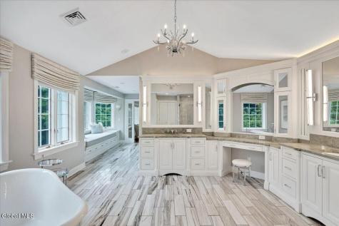 12 Sage Estate Menands NY 12204