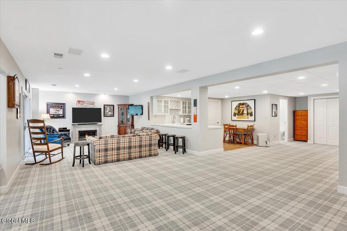 12 Sage Estate Menands NY 12204