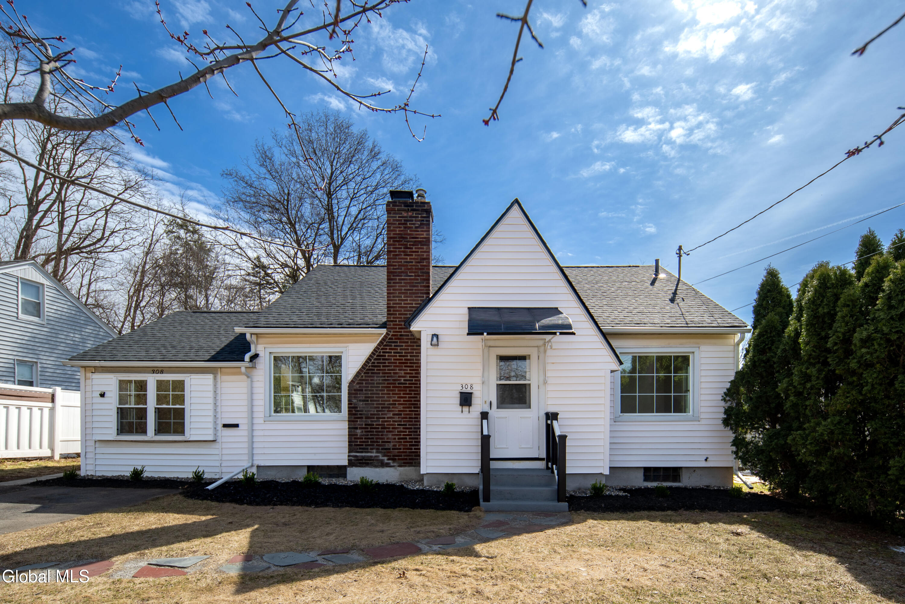 308 Kings Road Schenectady NY 12304