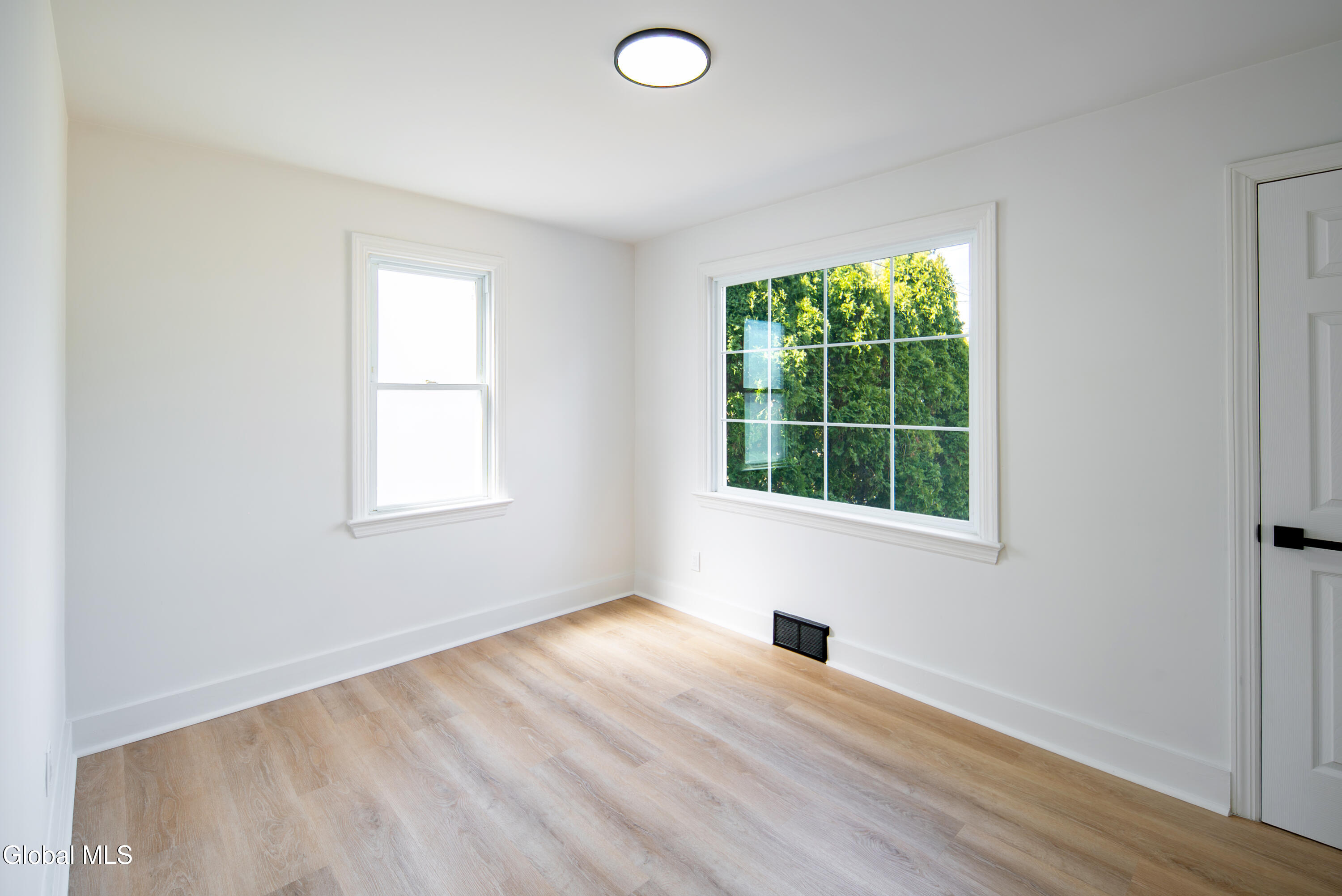 308 Kings Road Schenectady NY 12304