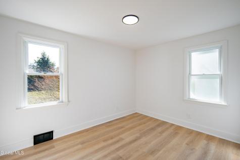 308 Kings Road Schenectady NY 12304