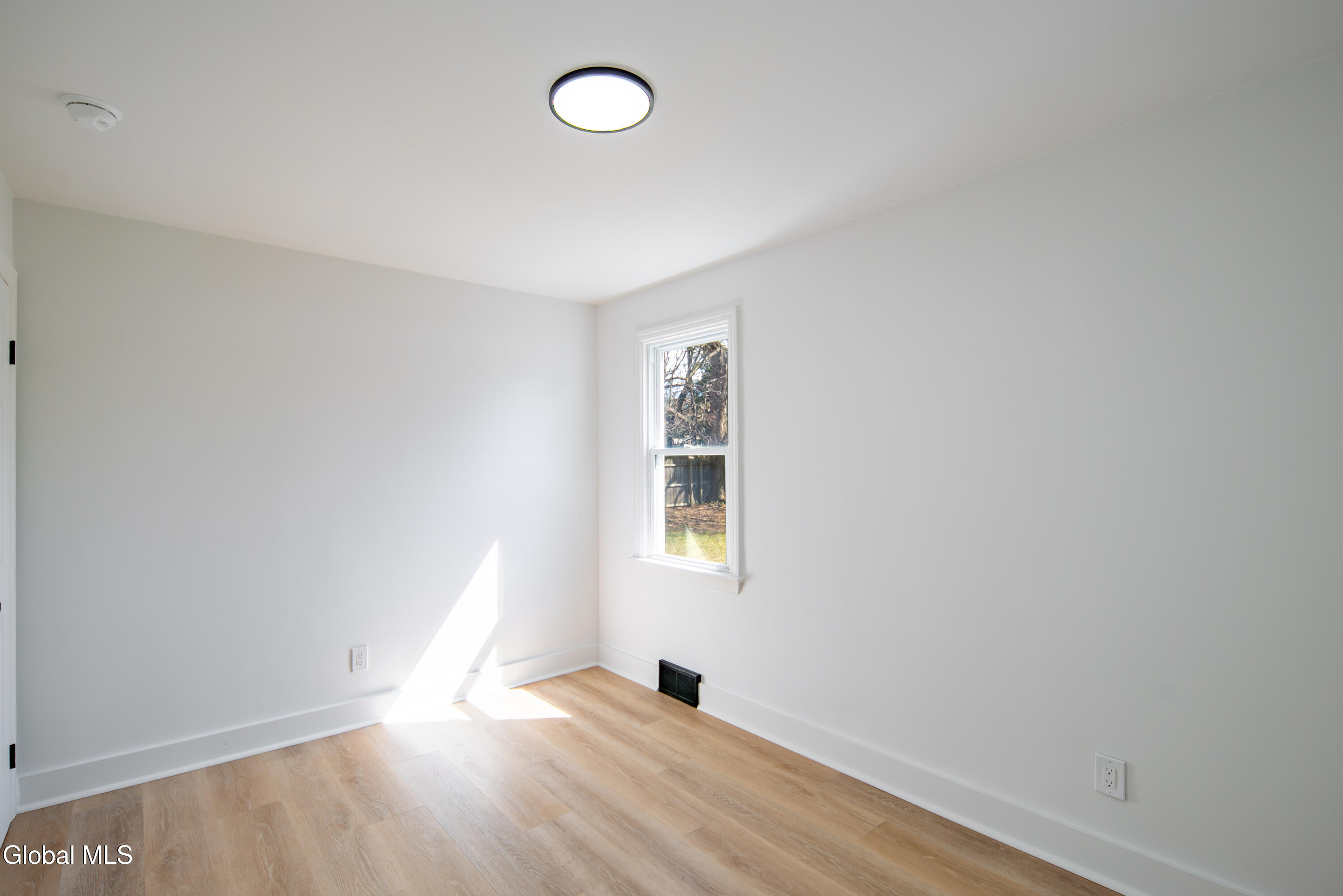 308 Kings Road Schenectady NY 12304