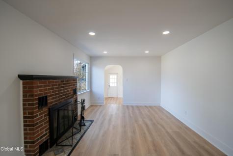 308 Kings Road Schenectady NY 12304