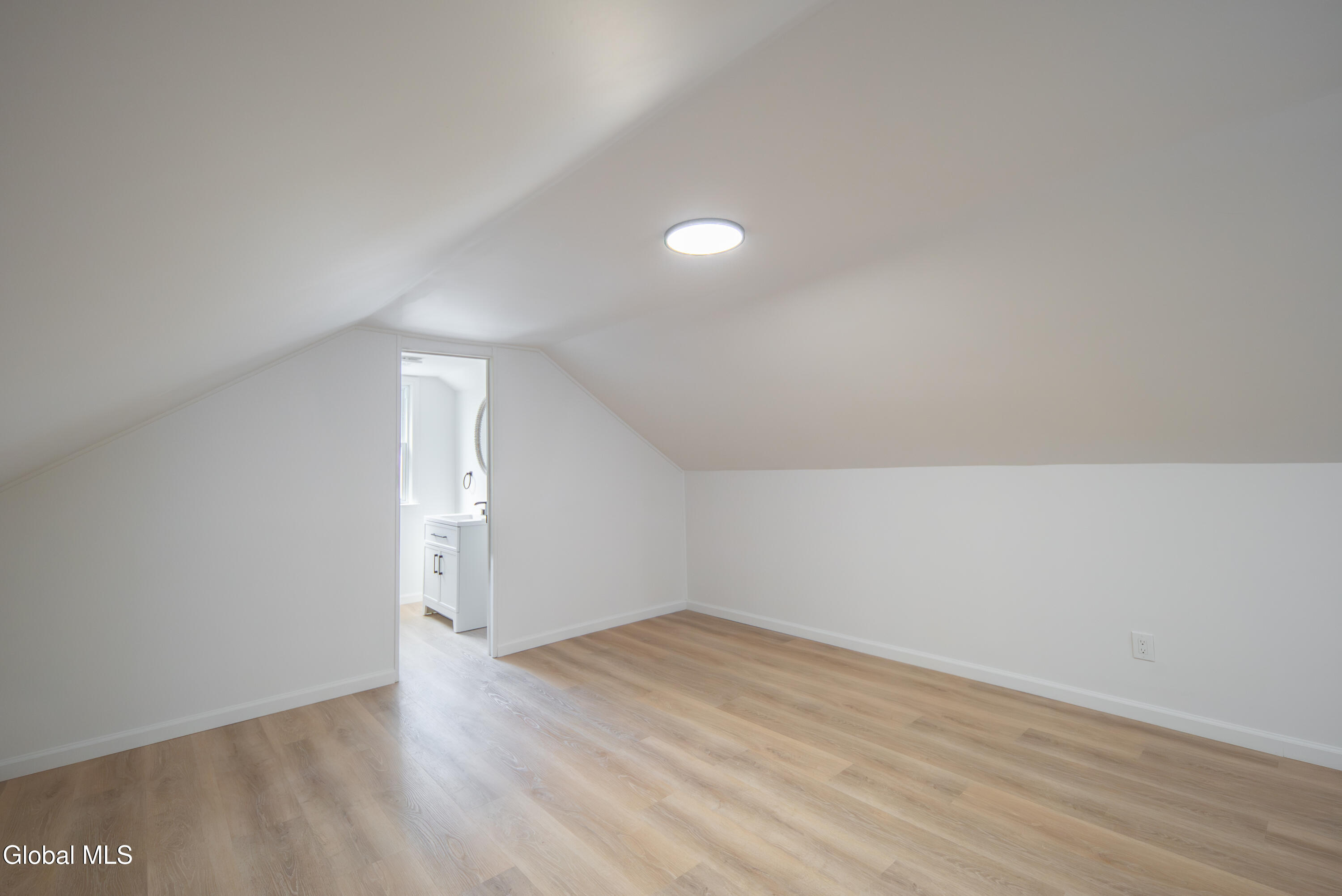308 Kings Road Schenectady NY 12304