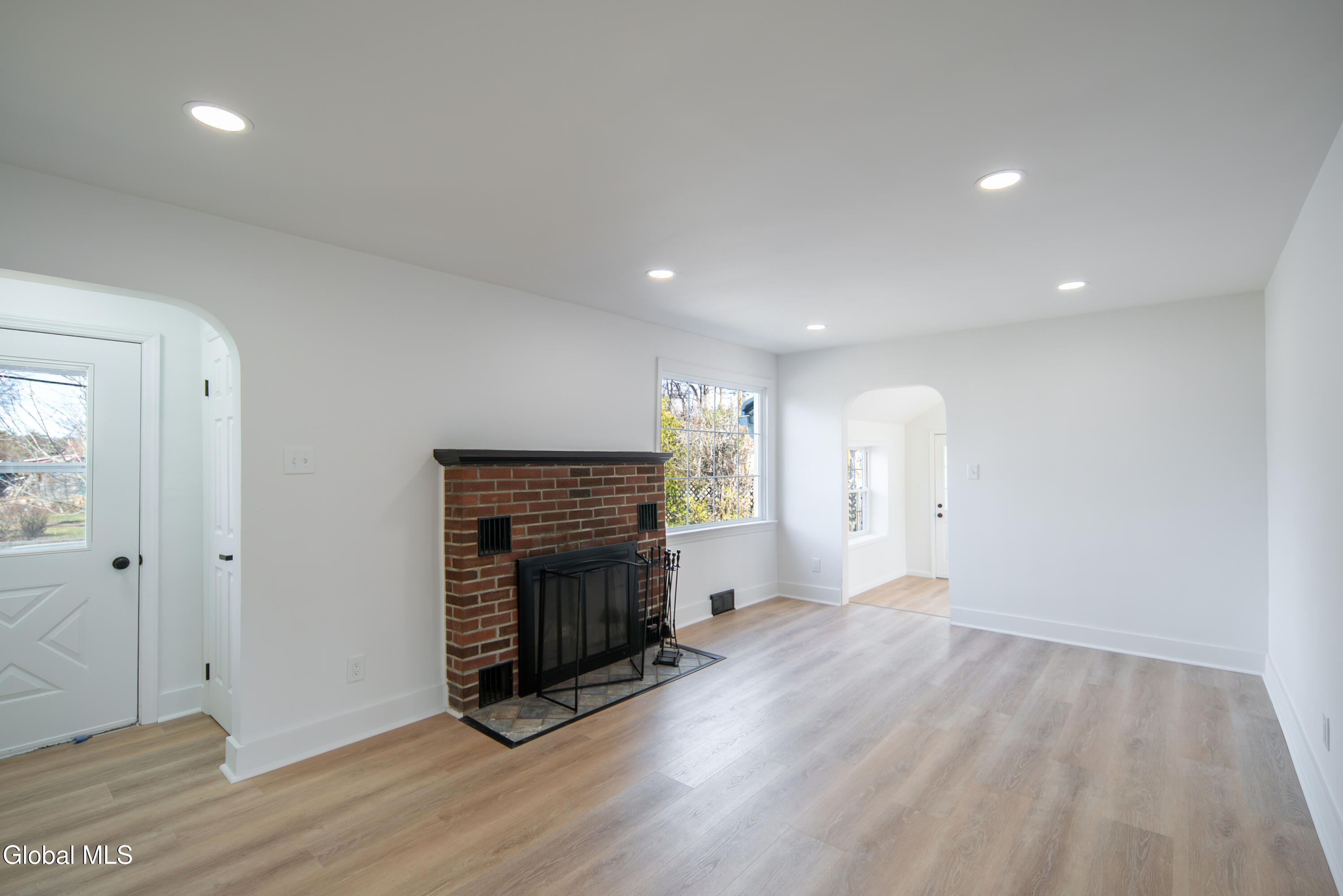 308 Kings Road Schenectady NY 12304