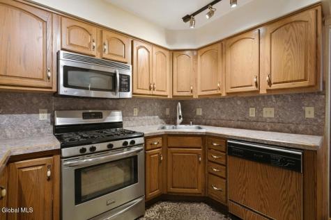 31 Lacy Lane Albany NY 12211