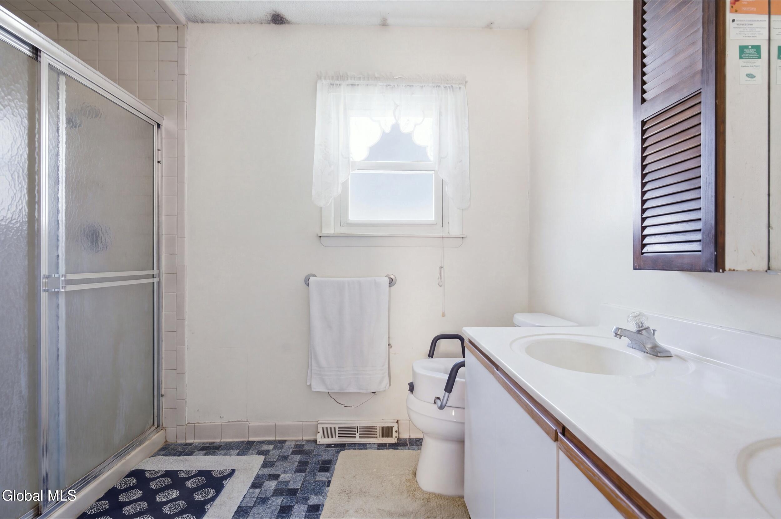 31 Lacy Lane Albany NY 12211