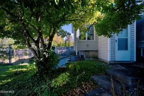 31 Lacy Lane Albany NY 12211