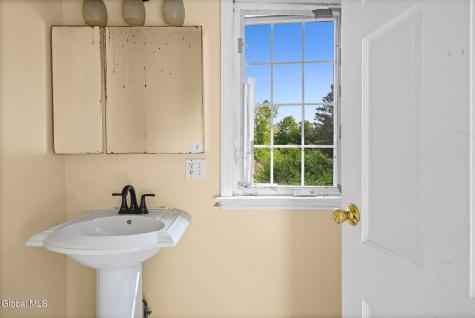14 Rapp Road Albany NY 12205