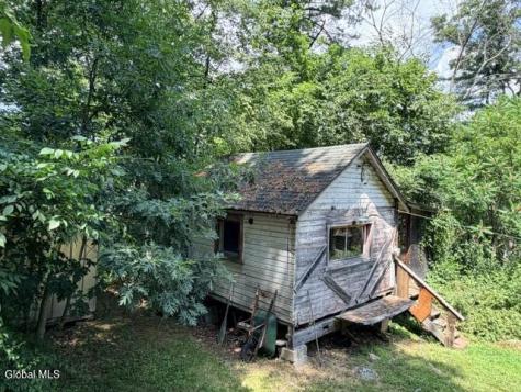 132 Seelye Road Queensbury NY 12804