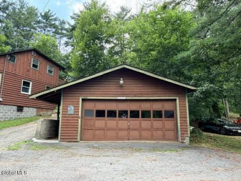 132 Seelye Road Queensbury NY 12804