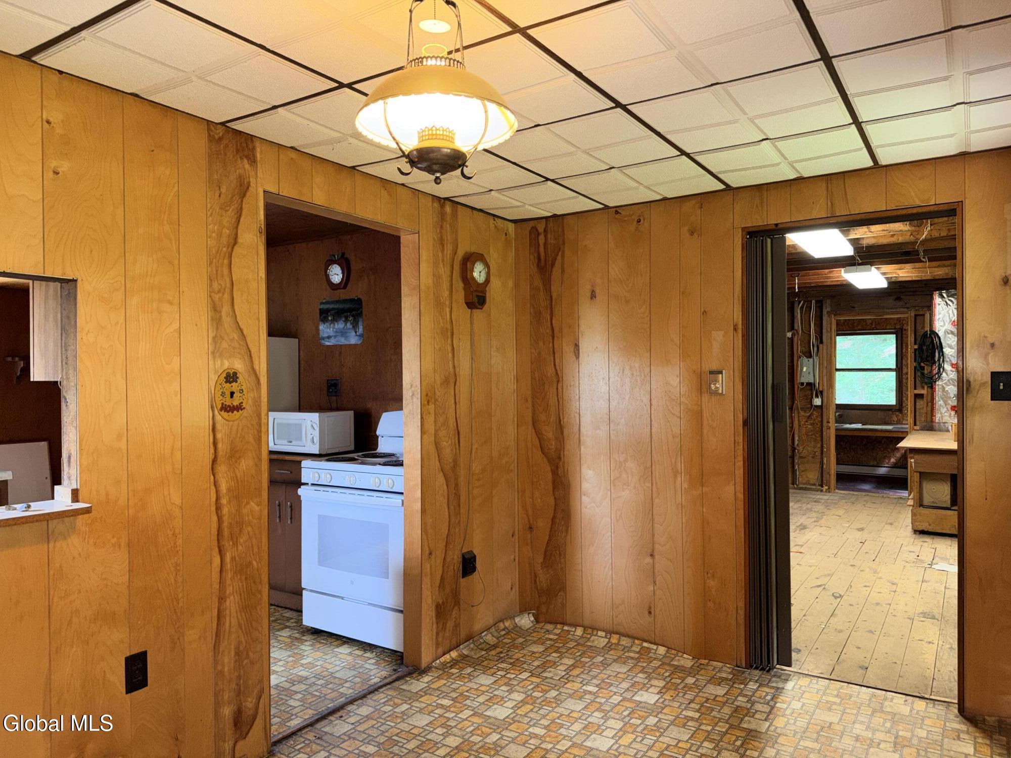 132 Seelye Road Queensbury NY 12804