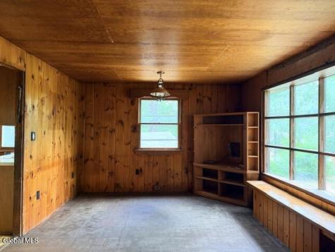 132 Seelye Road Queensbury NY 12804