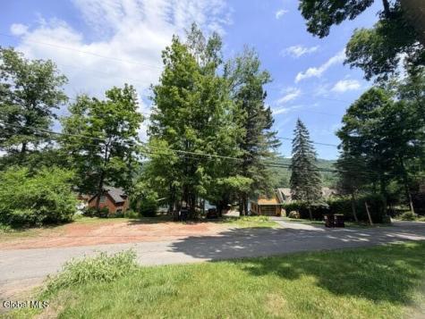 132 Seelye Road Queensbury NY 12804