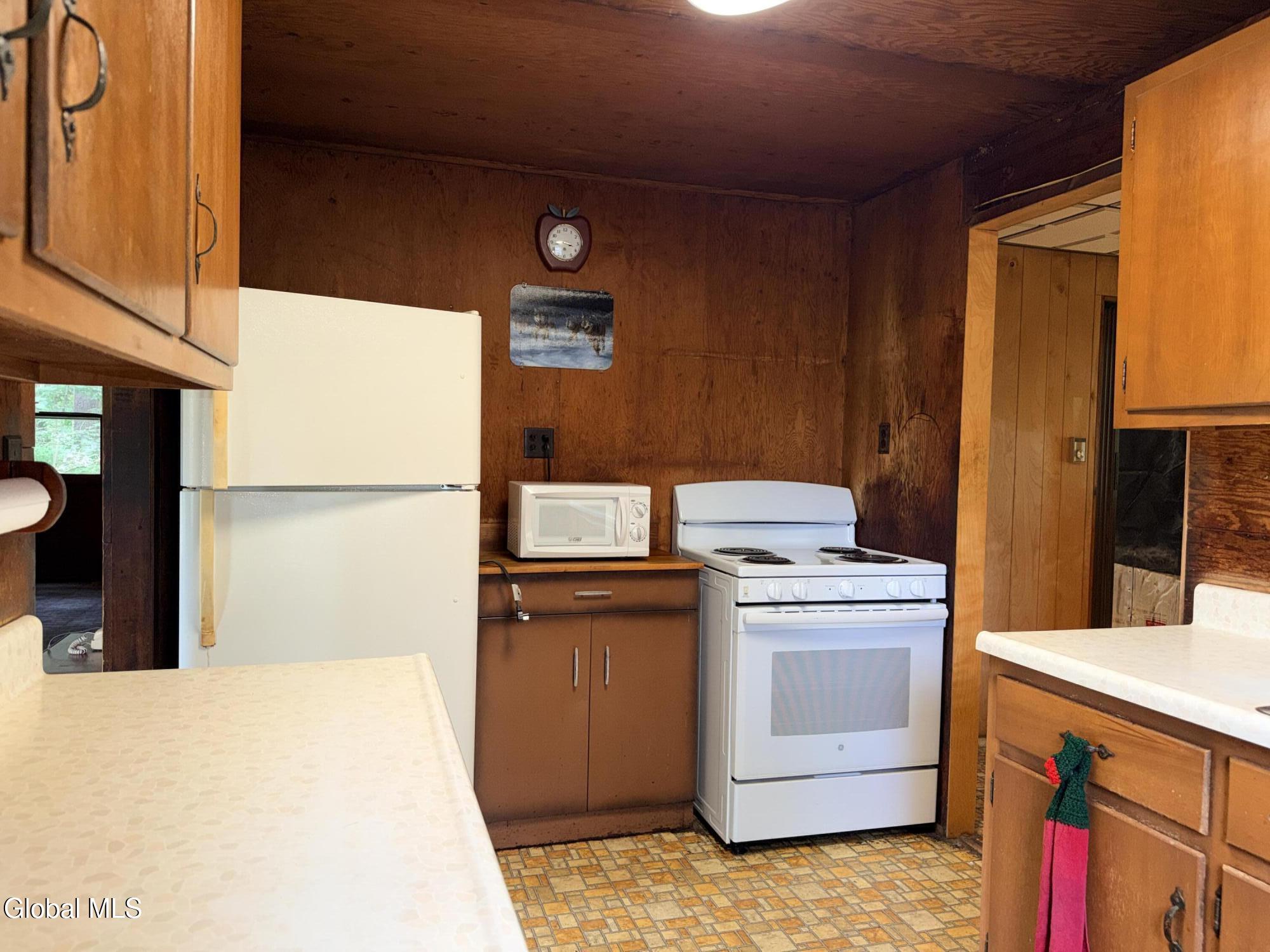 132 Seelye Road Queensbury NY 12804