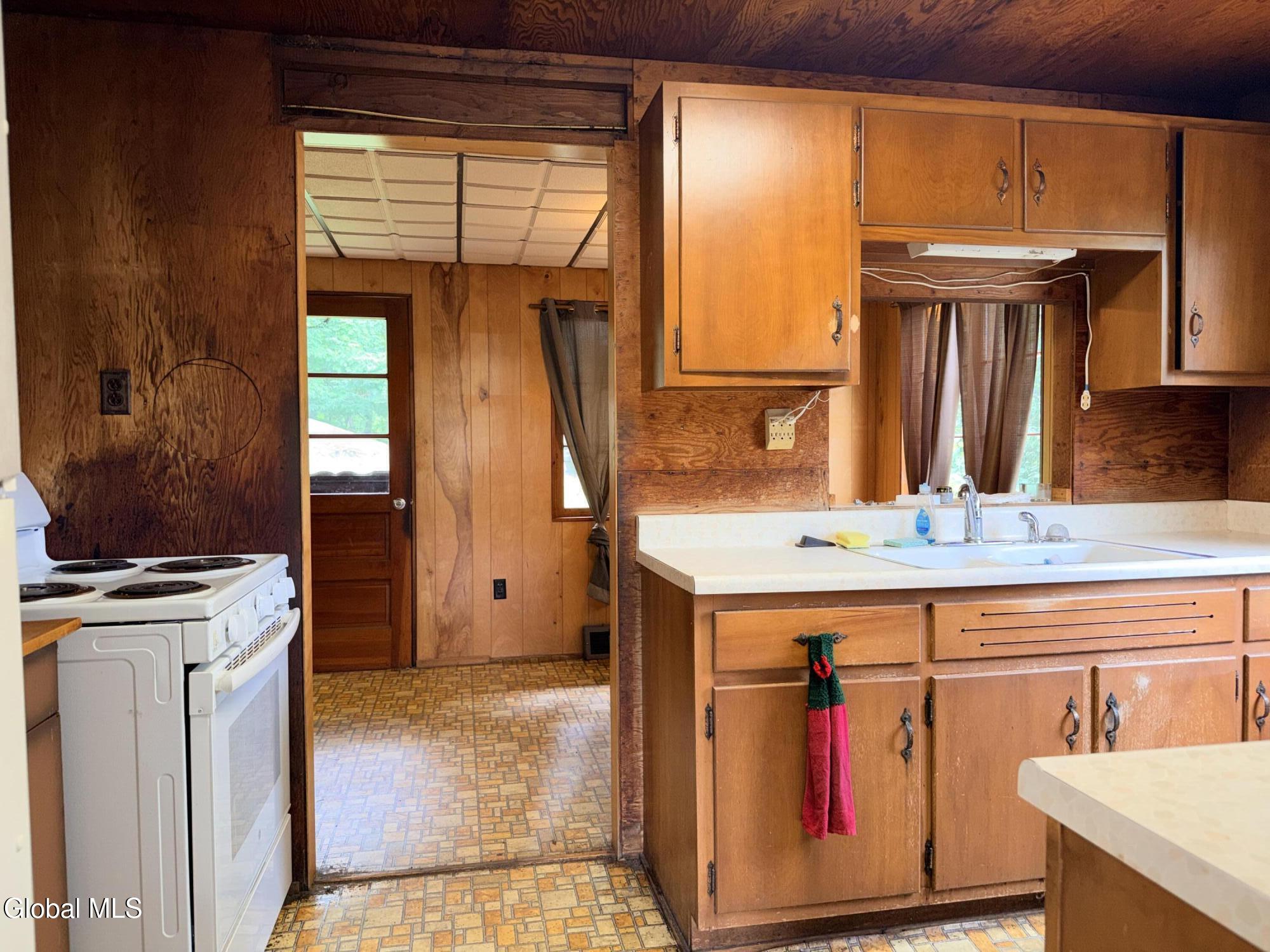 132 Seelye Road Queensbury NY 12804