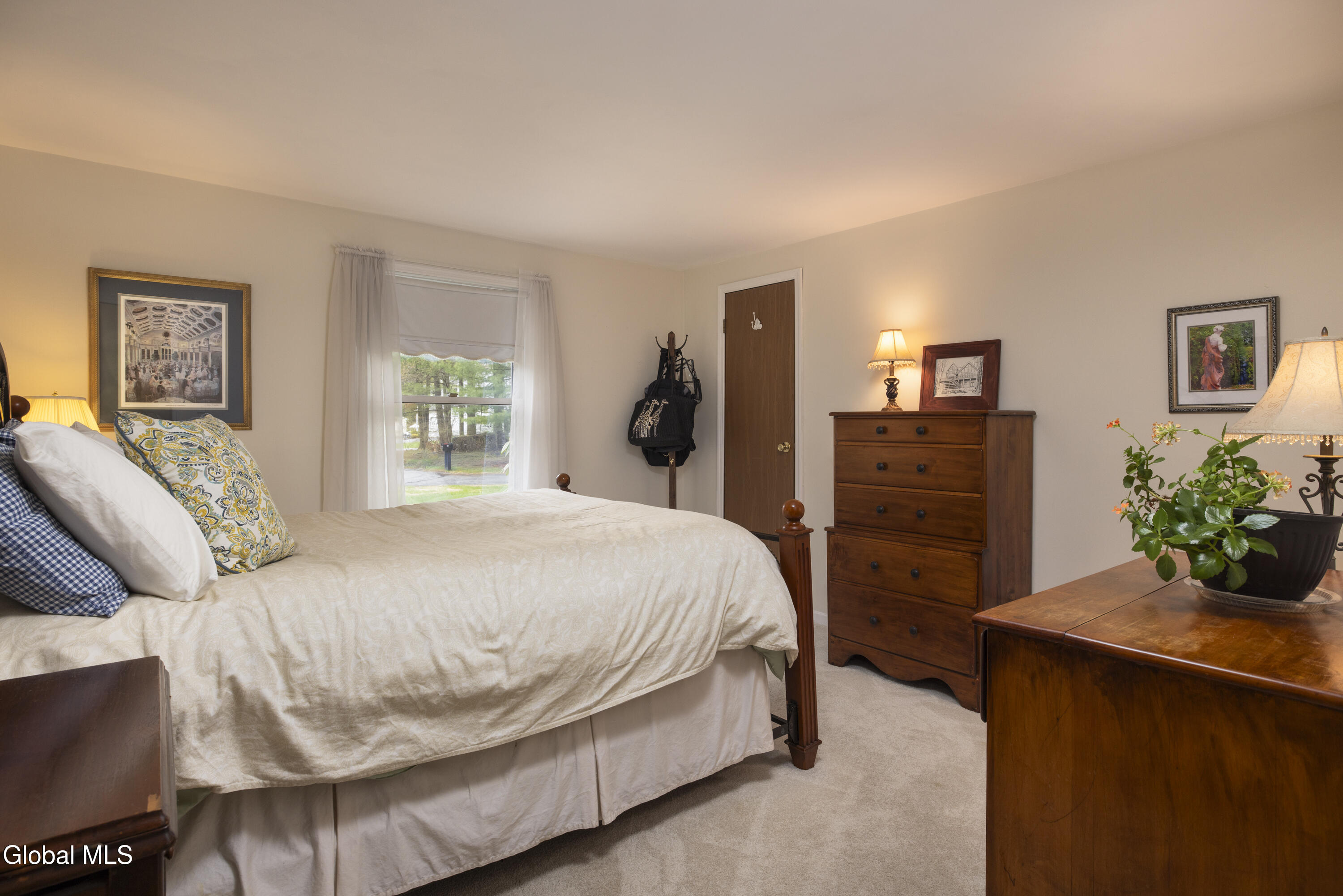 17 Queen Diana Lane Queensbury NY 12804