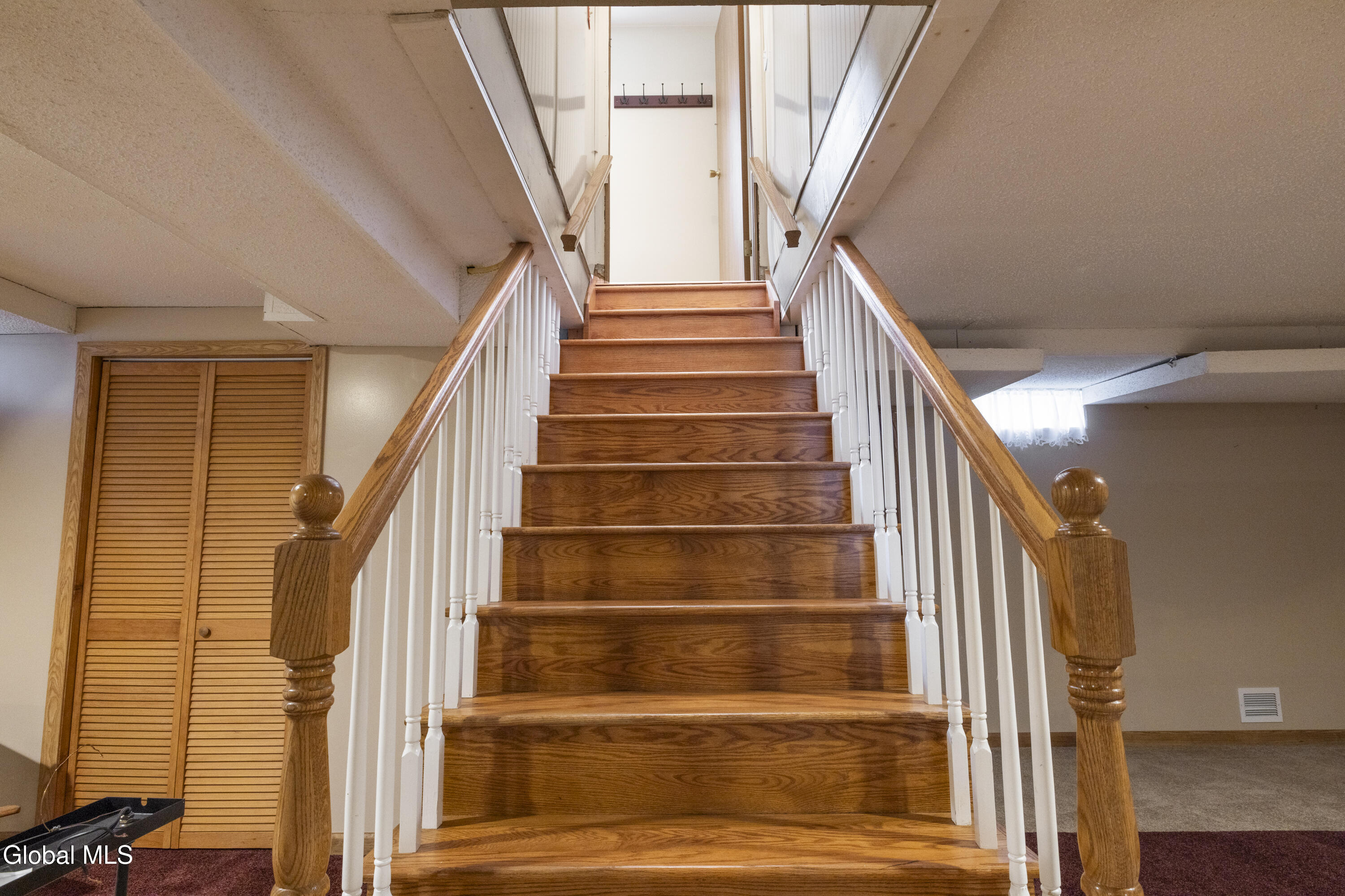 17 Queen Diana Lane Queensbury NY 12804