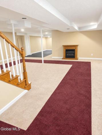 17 Queen Diana Lane Queensbury NY 12804
