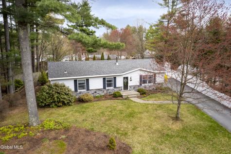 17 Queen Diana Lane Queensbury NY 12804