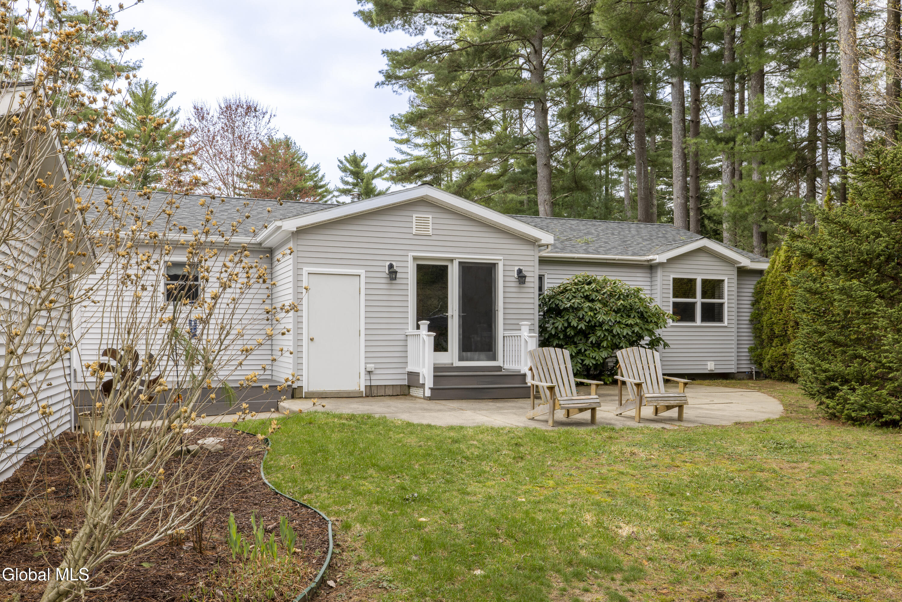 17 Queen Diana Lane Queensbury NY 12804
