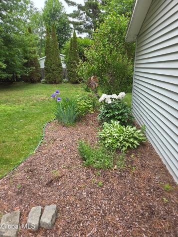 17 Queen Diana Lane Queensbury NY 12804
