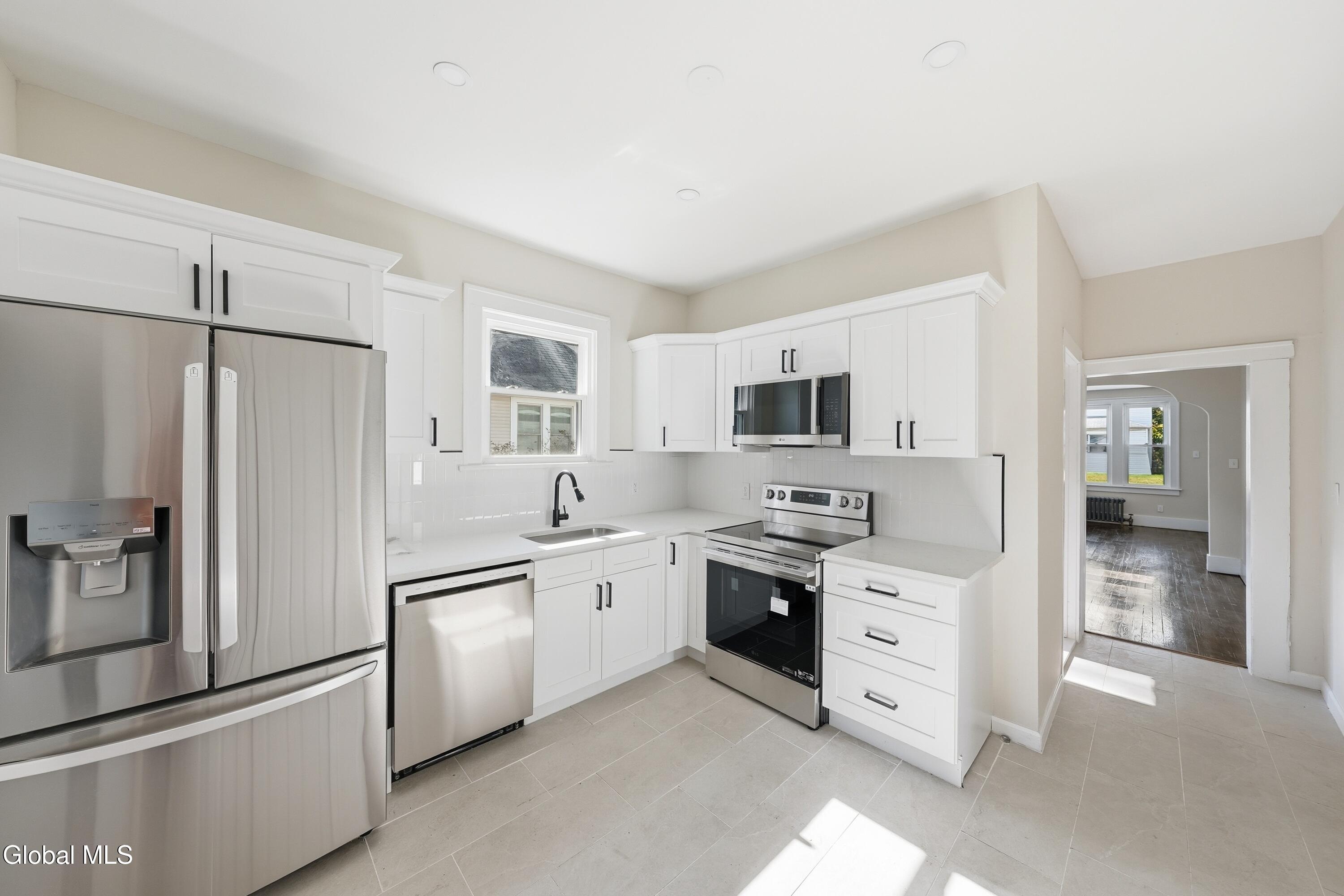 1512 Helderberg Avenue Rotterdam NY 12306