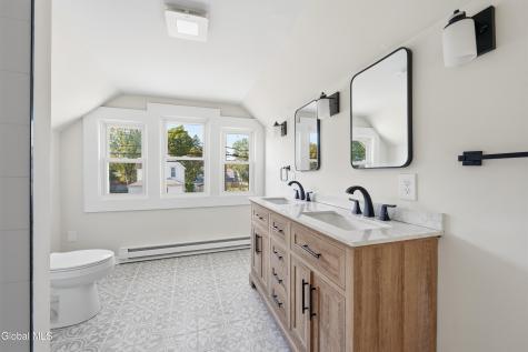 1512 Helderberg Avenue Rotterdam NY 12306
