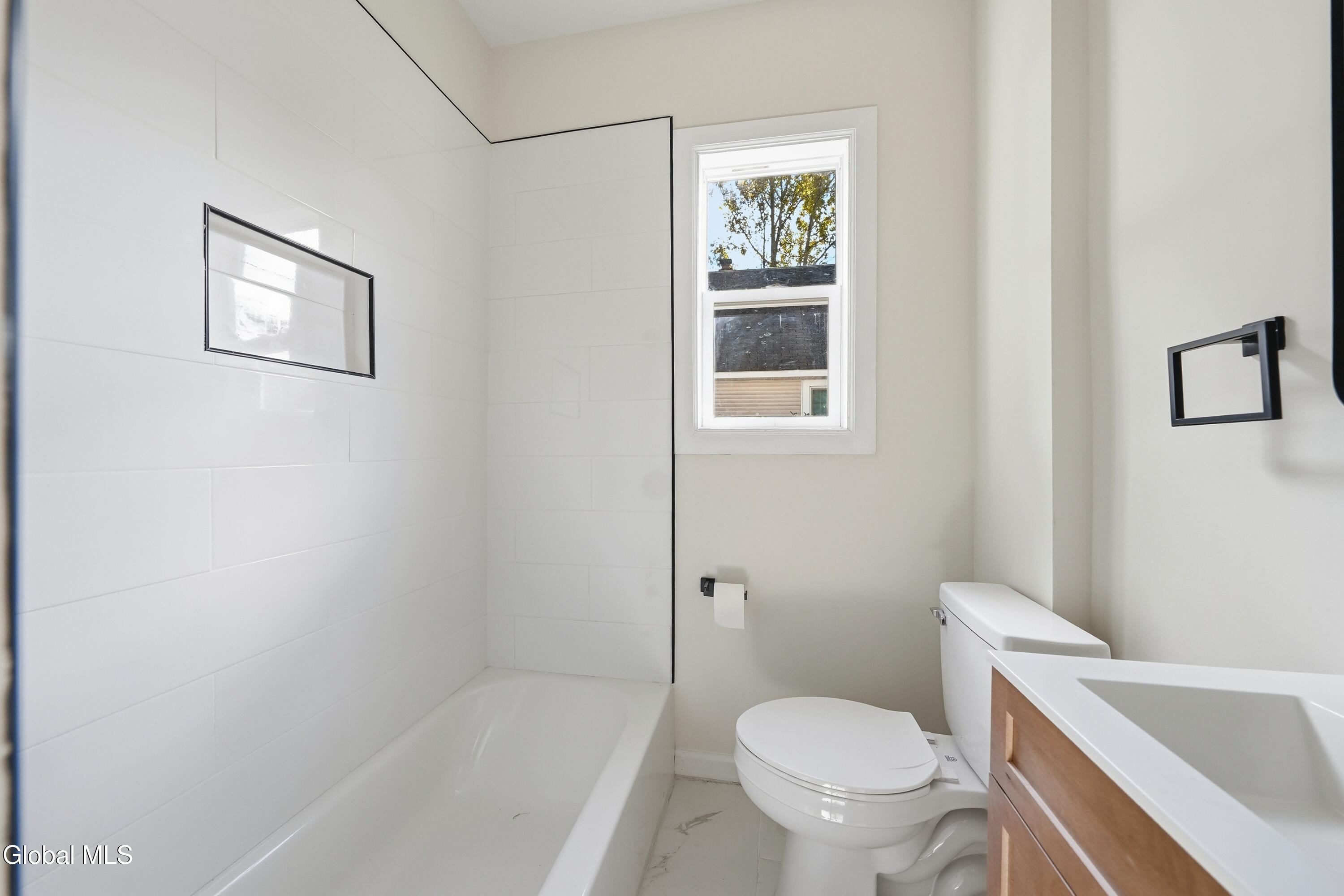 1512 Helderberg Avenue Rotterdam NY 12306