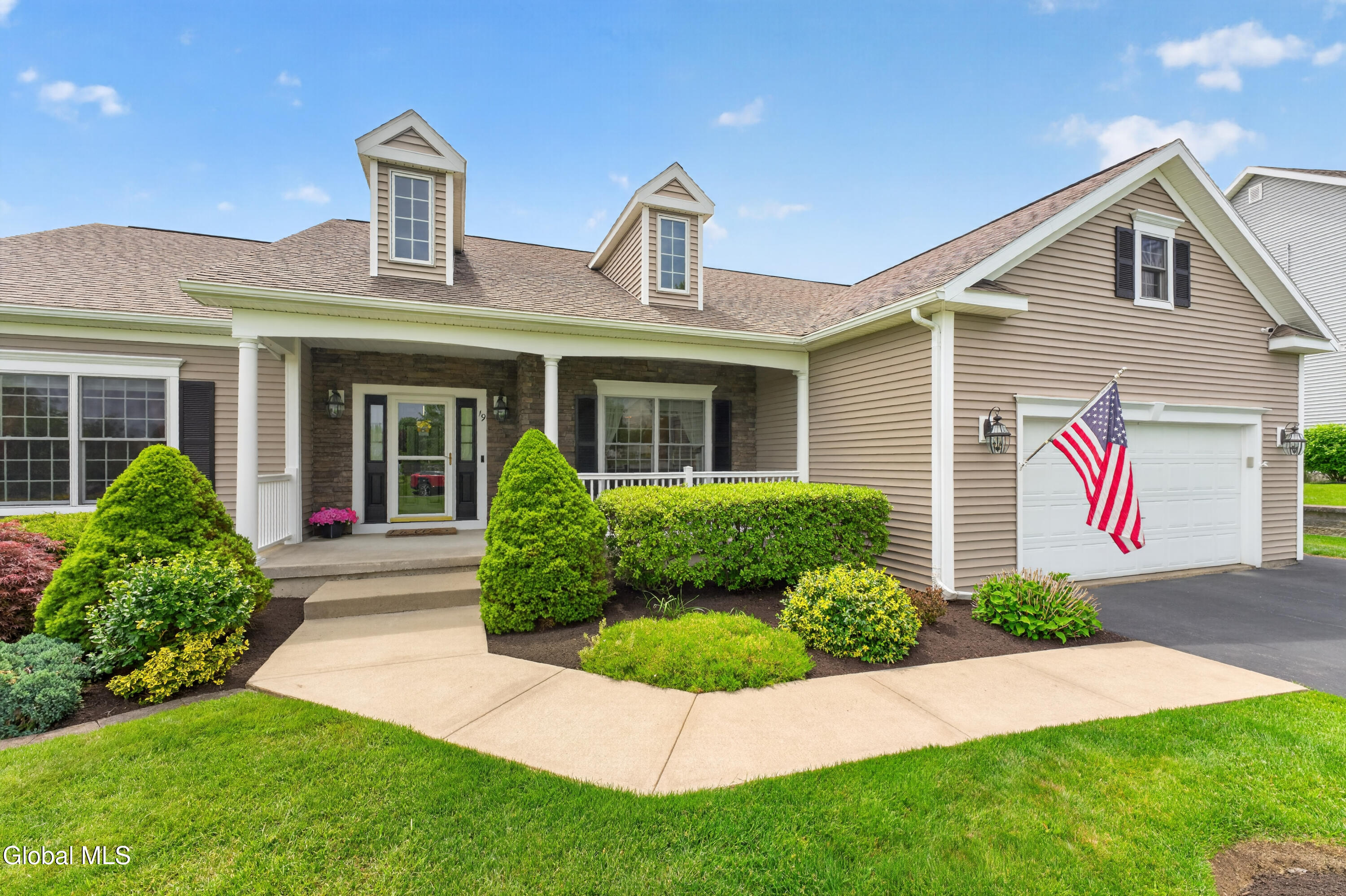 19 Addison Way Rexford NY 12148