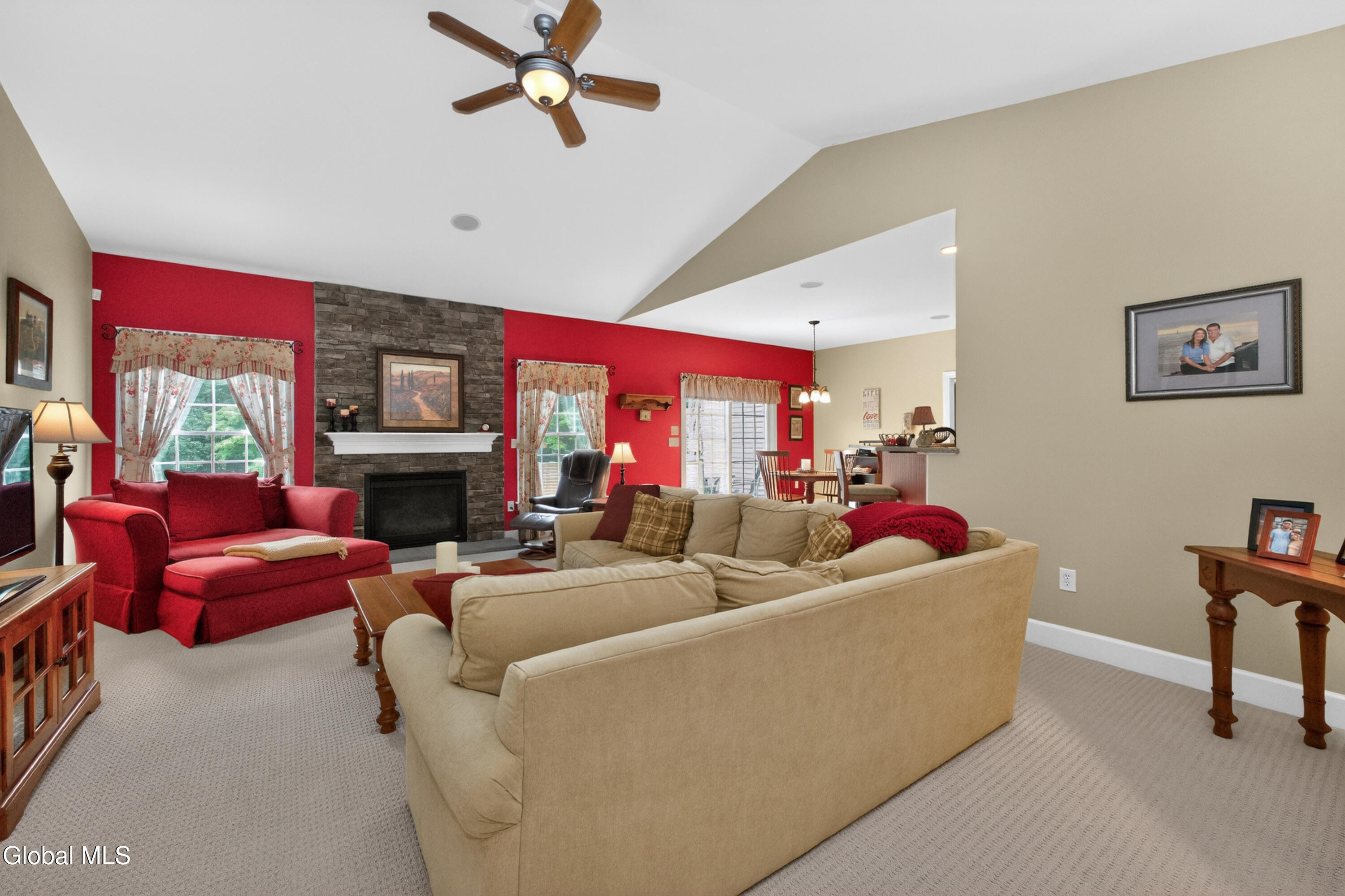 19 Addison Way Rexford NY 12148