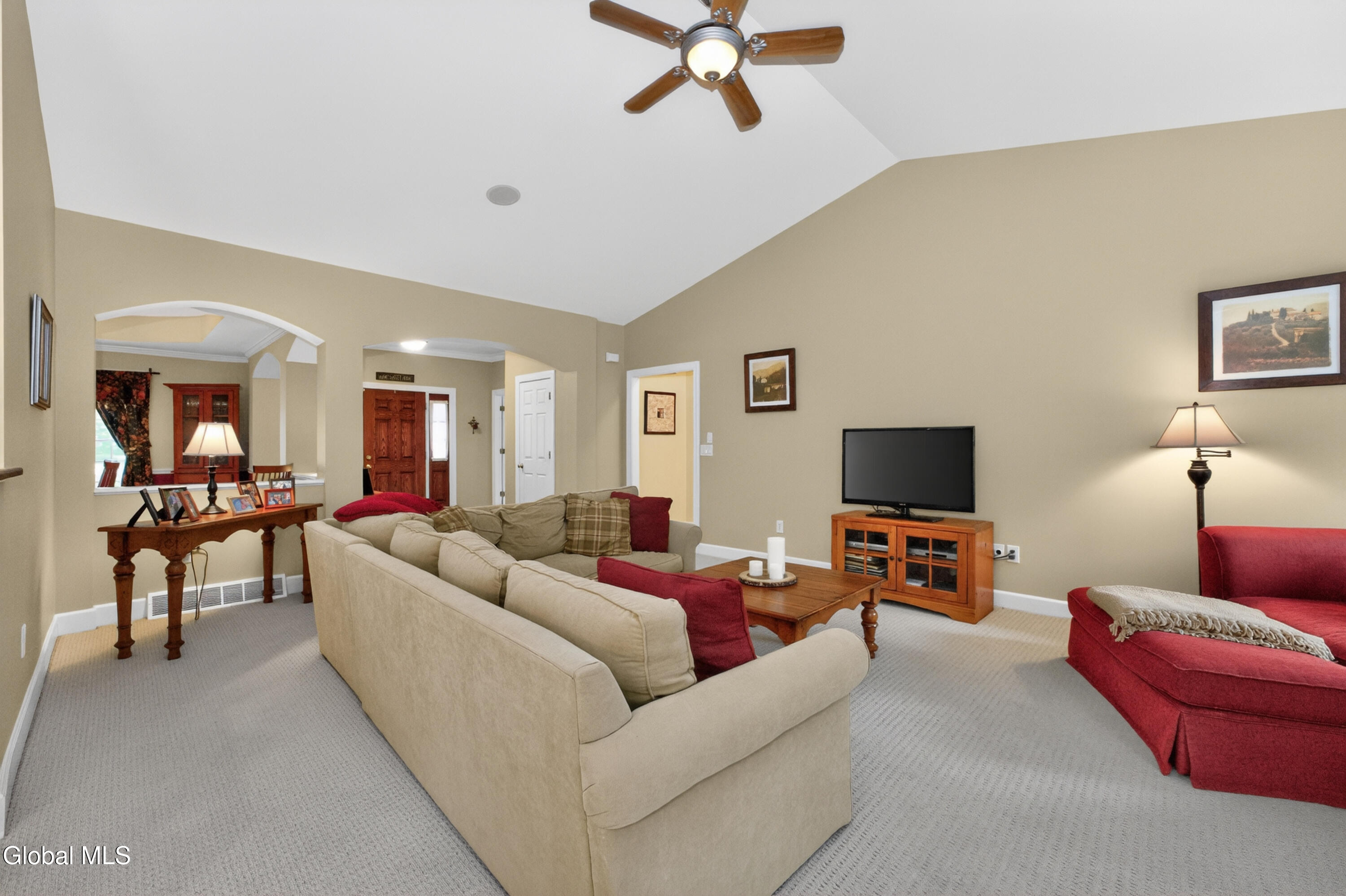 19 Addison Way Rexford NY 12148