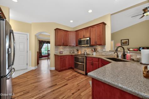 19 Addison Way Rexford NY 12148