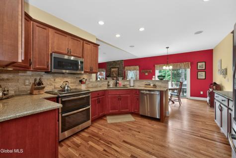 19 Addison Way Rexford NY 12148