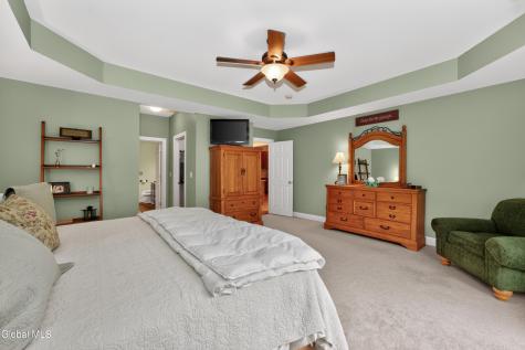 19 Addison Way Rexford NY 12148