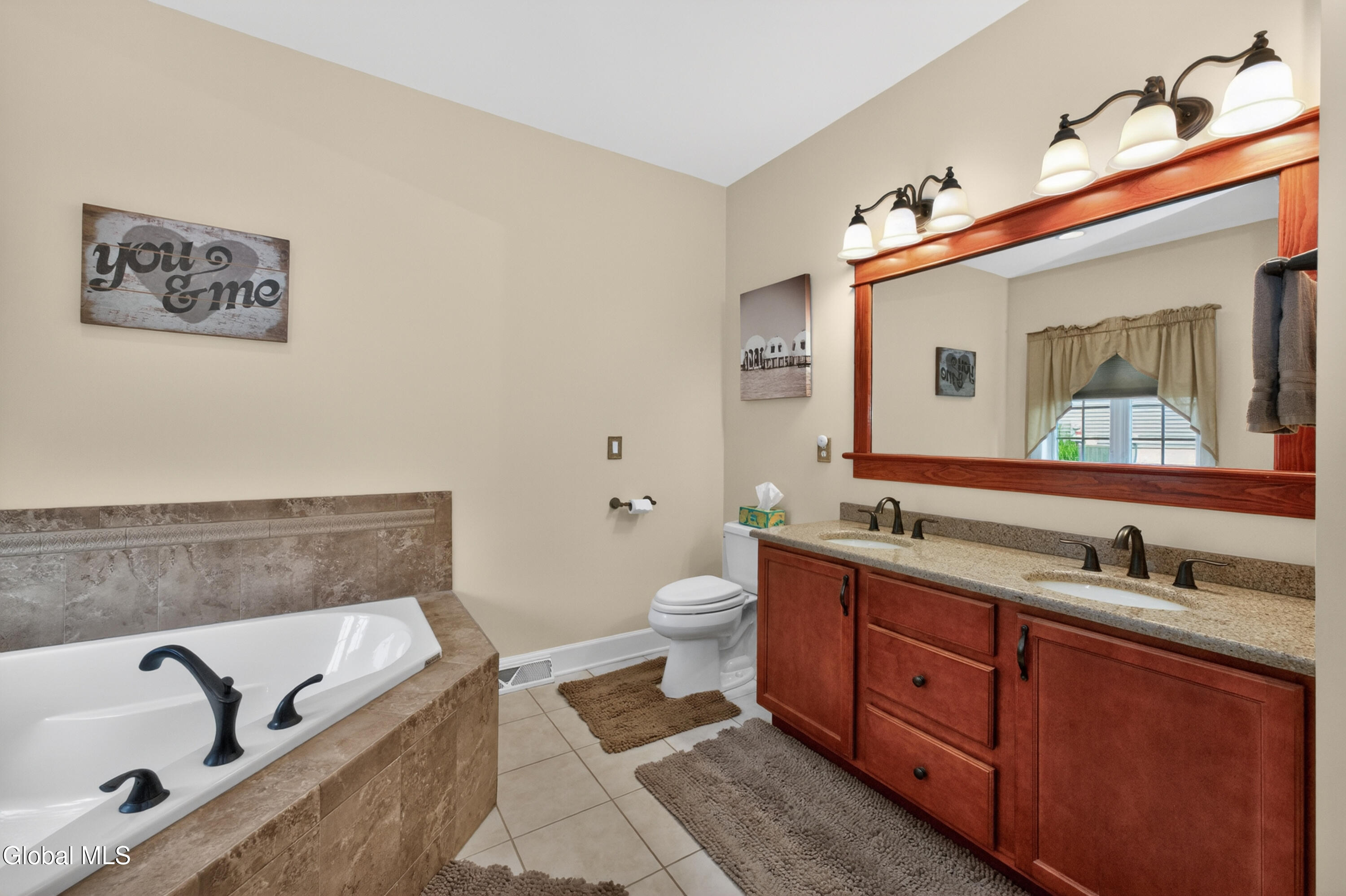 19 Addison Way Rexford NY 12148