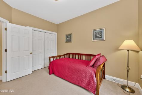 19 Addison Way Rexford NY 12148