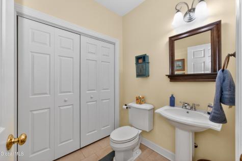 19 Addison Way Rexford NY 12148