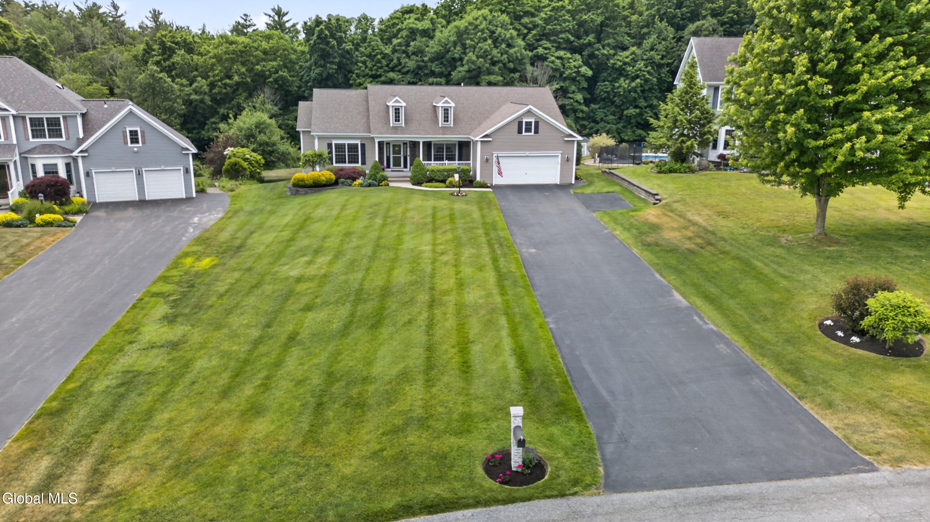 19 Addison Way Rexford NY 12148