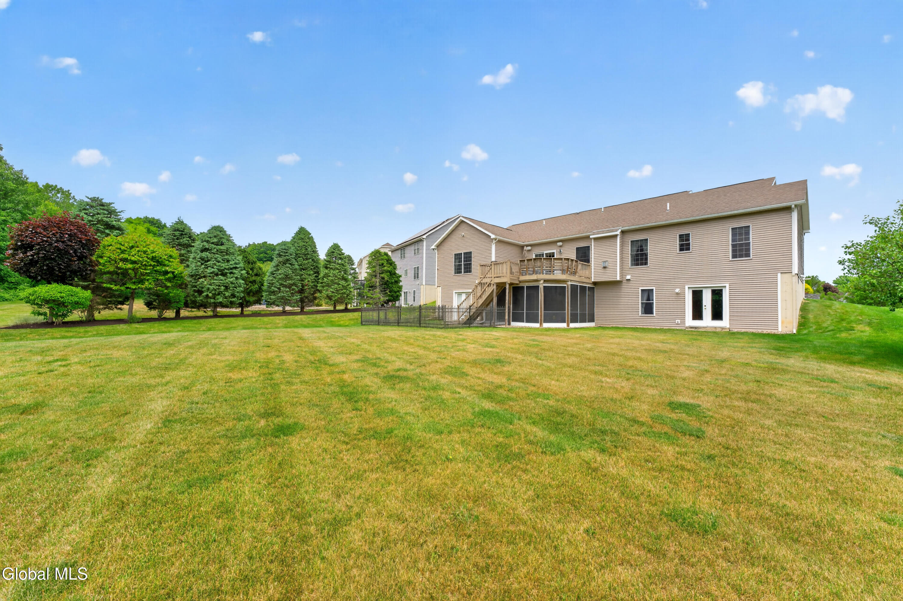 19 Addison Way Rexford NY 12148