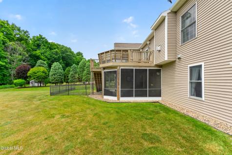 19 Addison Way Rexford NY 12148
