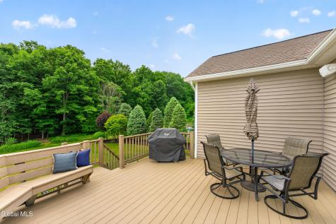 19 Addison Way Rexford NY 12148