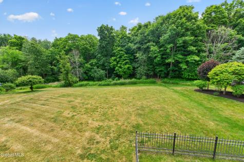 19 Addison Way Rexford NY 12148