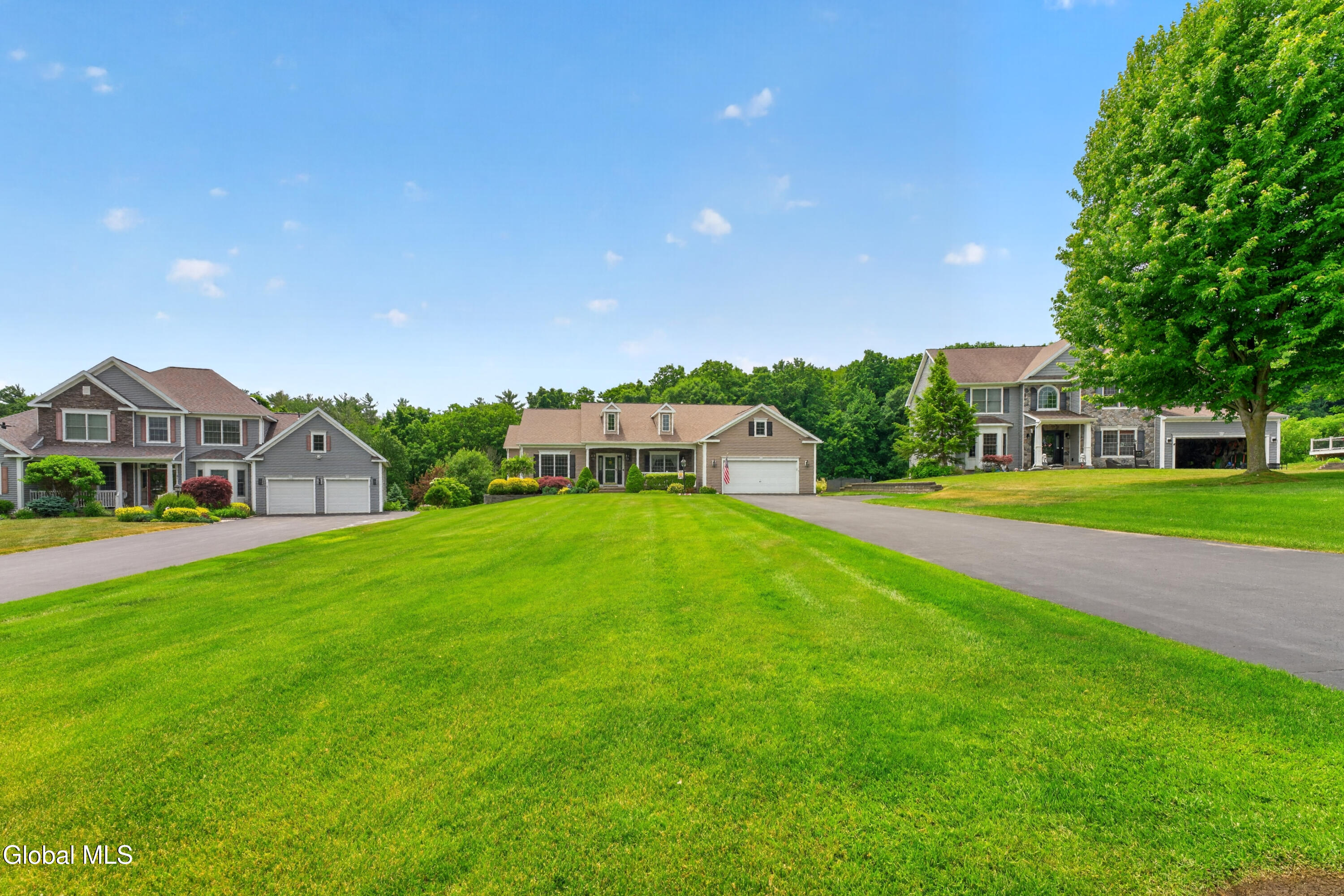 19 Addison Way Rexford NY 12148