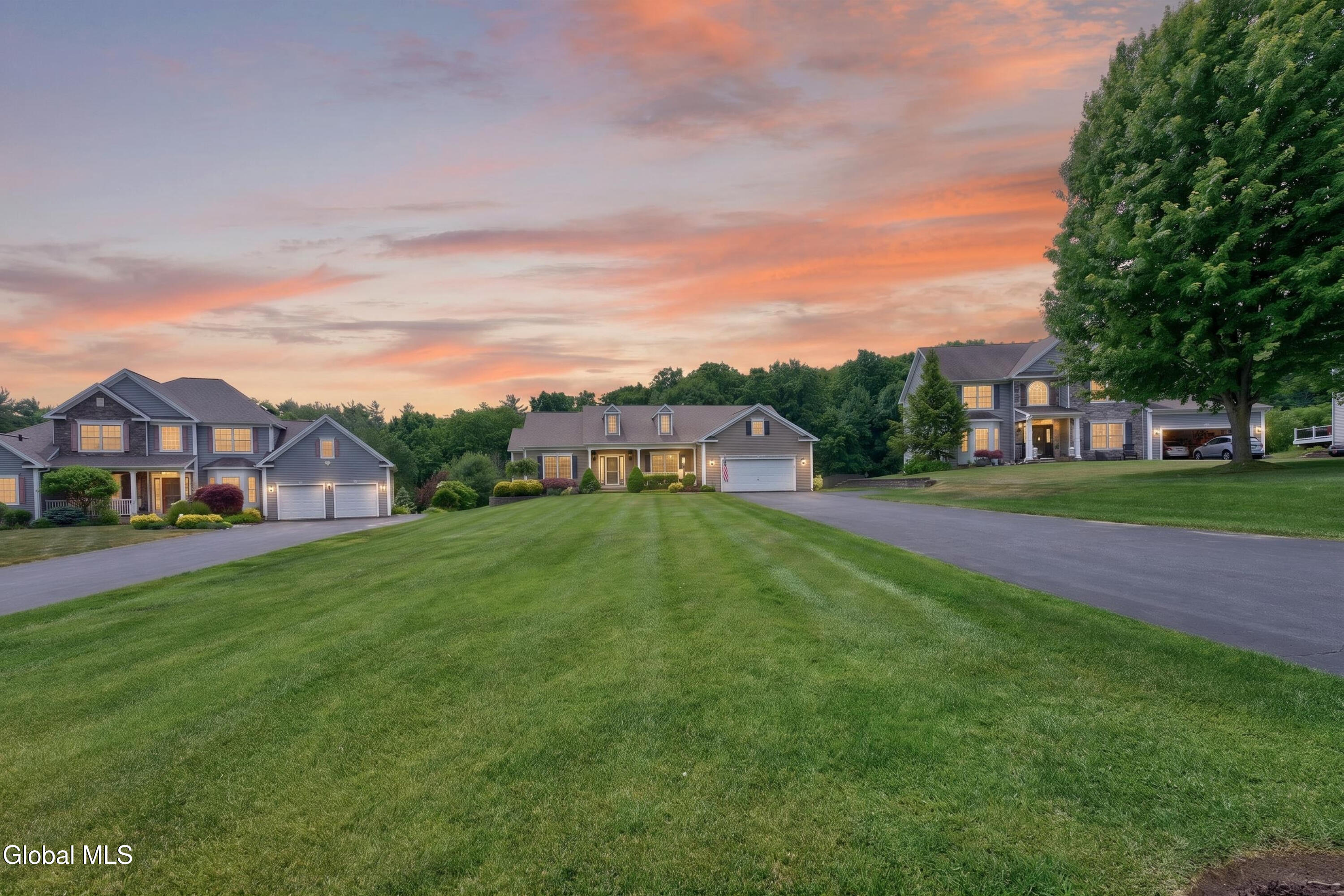 19 Addison Way Rexford NY 12148